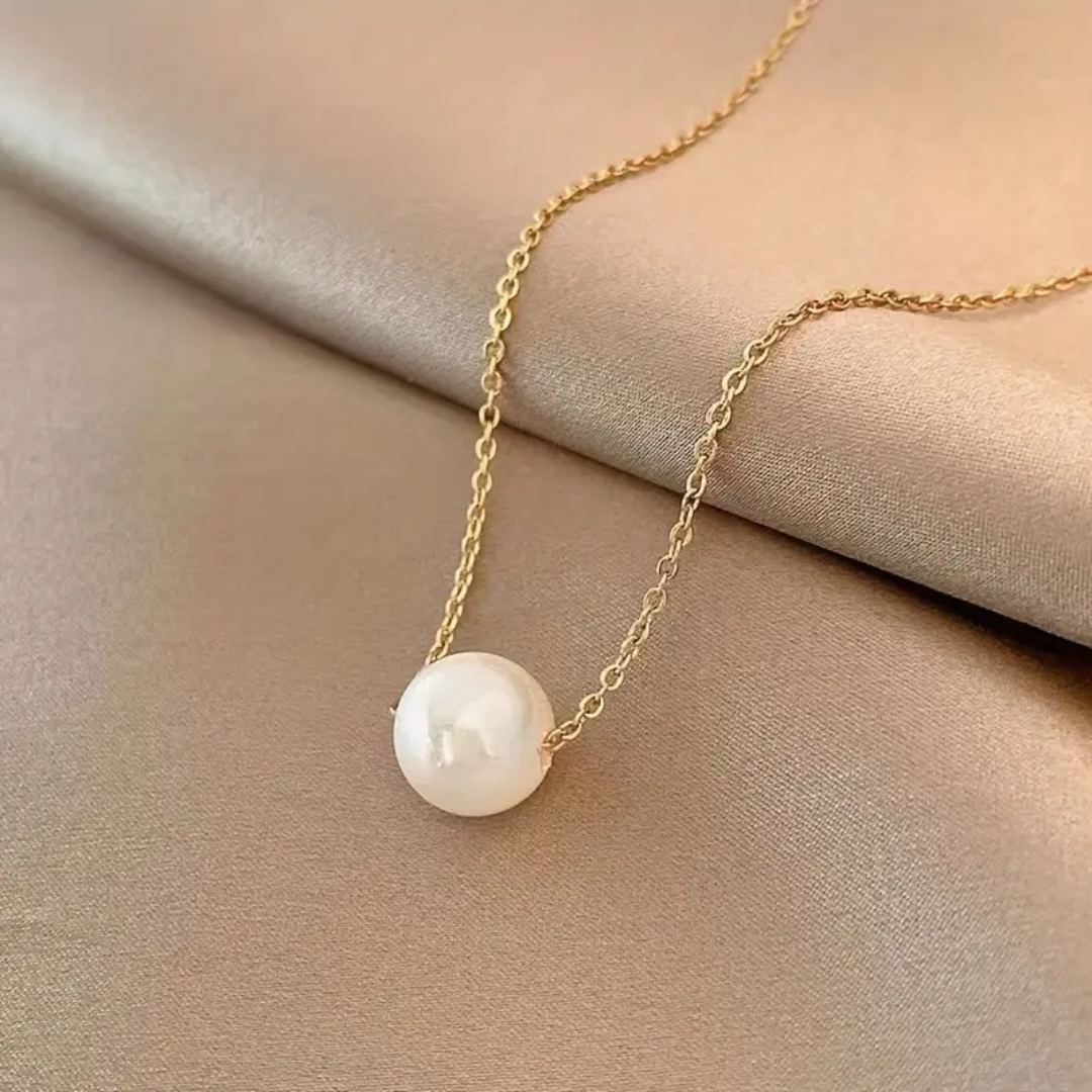 Elegant Golden Necklace Pearl Pendant